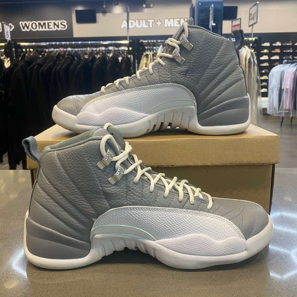 Jordan 12 Retro Stealth Size 9.5 CT8013-015 - Pre-Owned (Replacement Box)