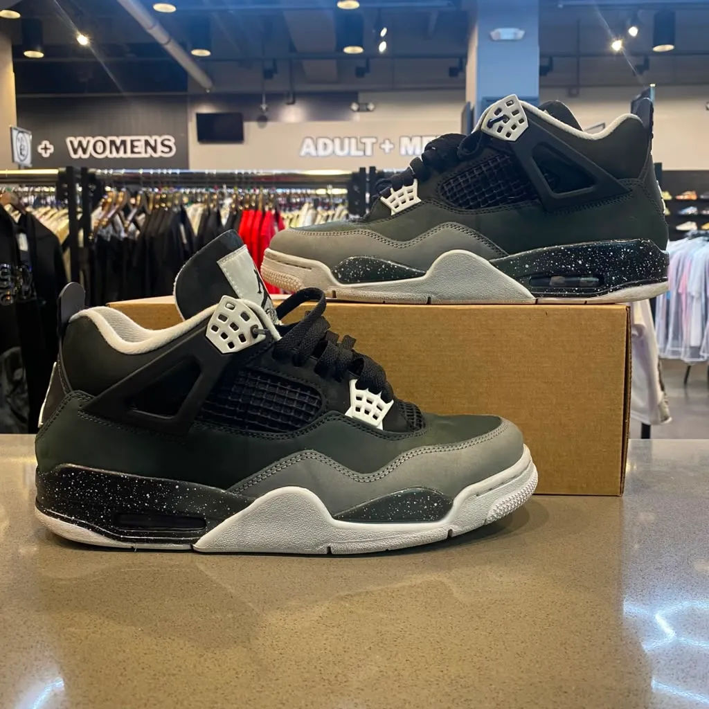 Jordan 4 Retro Fear (2024) Size 10 FQ8138-002 - Pre-Owned (Replacement Box)
