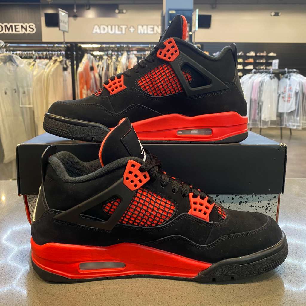 Jordan 4 Retro Red Thunder Size 8 CT8527-016 - Pre-Owned