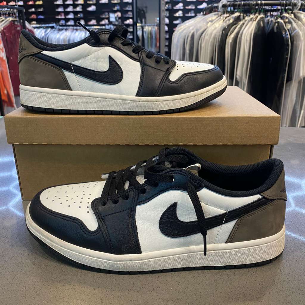 Jordan 1 Retro Low OG Mocha Size 9.5 CZ0790-102 - Pre-Owned (Replacement Box)