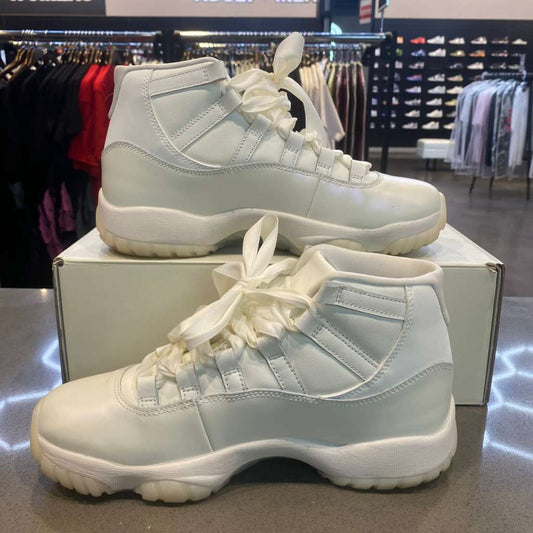 Jordan 11 Retro Pearl (Women's) Size 9W AR0715-110 - Pre-Owned