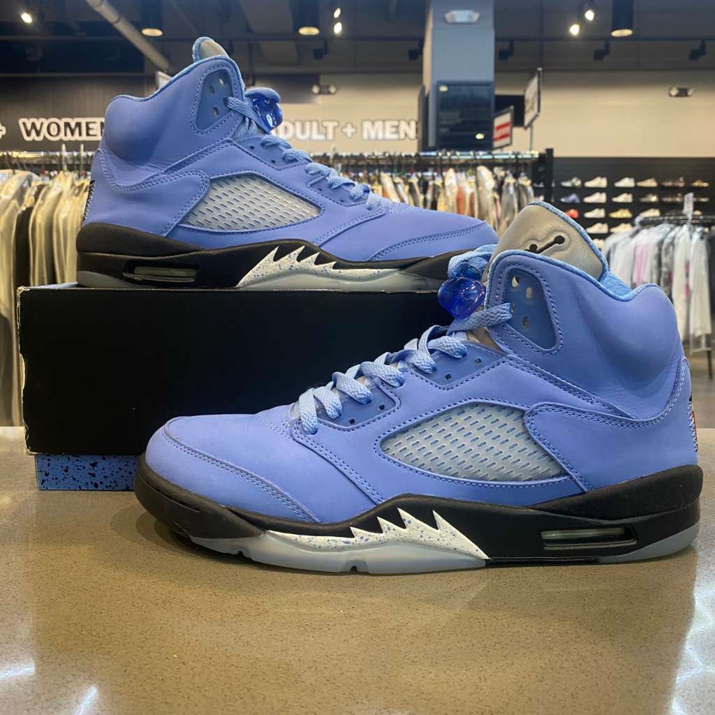 Jordan 5 Retro UNC University Blue Size 11 DV1310-401 - Pre-Owned