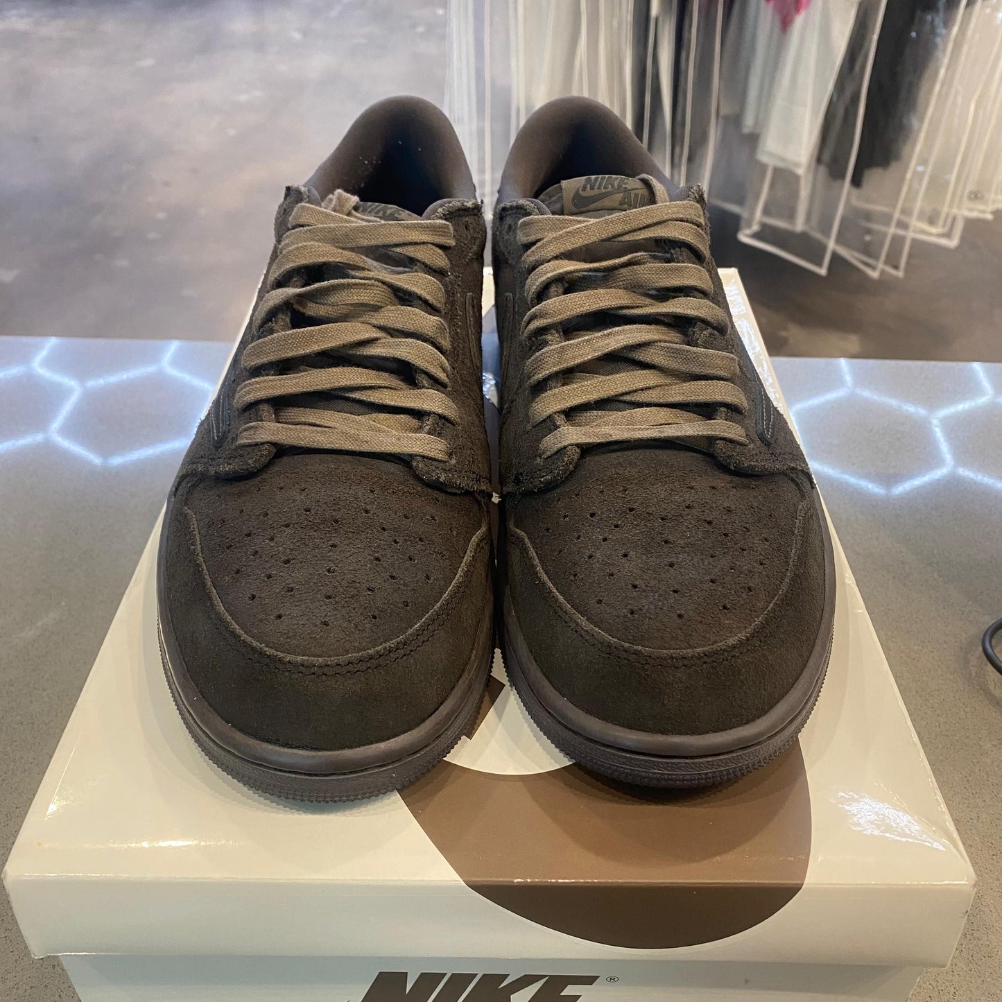 Jordan 1 Retro Low OG SP Travis Scott Velvet Brown - Pre-Owned