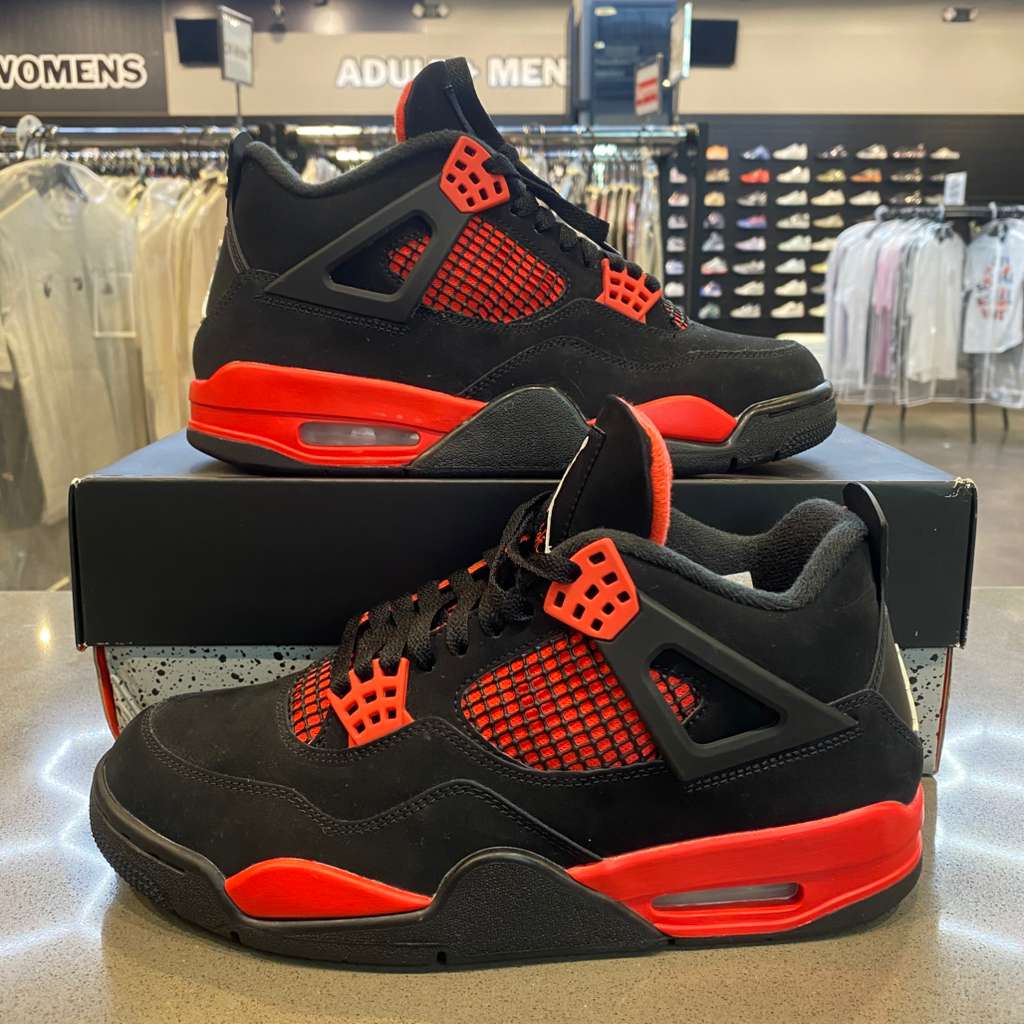 Jordan 4 Retro Red Thunder Size 8 CT8527-016 - Pre-Owned