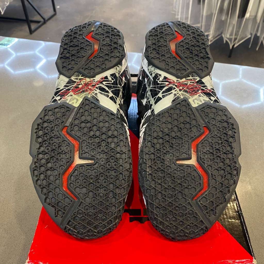 Nike LeBron 11 Graffiti - Pre-Owned