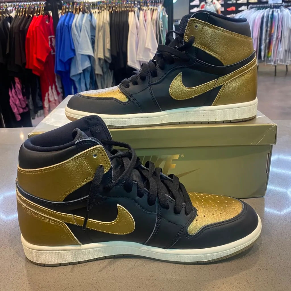 Jordan 1 Retro High OG Black Metallic Gold Size 11 DZ5485-071 - Pre-Owned