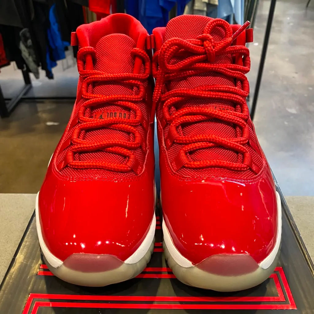 Jordan 11 Retro Win Like 96 Size 9.5 378037-623 - Pre-Owned