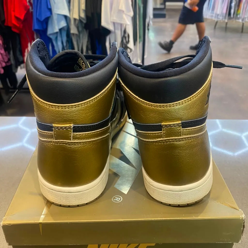 Jordan 1 Retro High OG Black Metallic Gold Size 11 DZ5485-071 - Pre-Owned