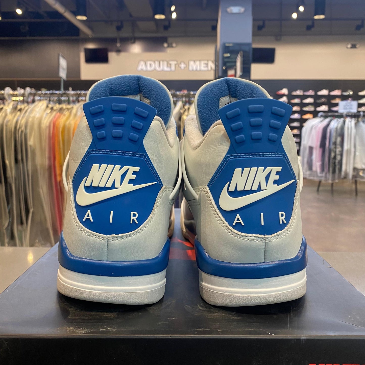 Jordan 4 Retro Military Blue (2024) - Pre-Owned