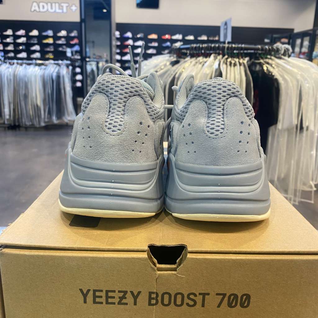 adidas Yeezy Boost 700 Inertia Size 10.5 EG7597 - Pre-Owned