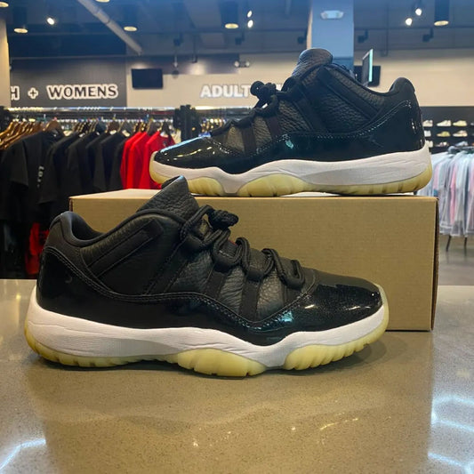 Jordan 11 Retro Low 72-10 Size 10 AV2187-001 - Pre-Owned (Replacement Box)