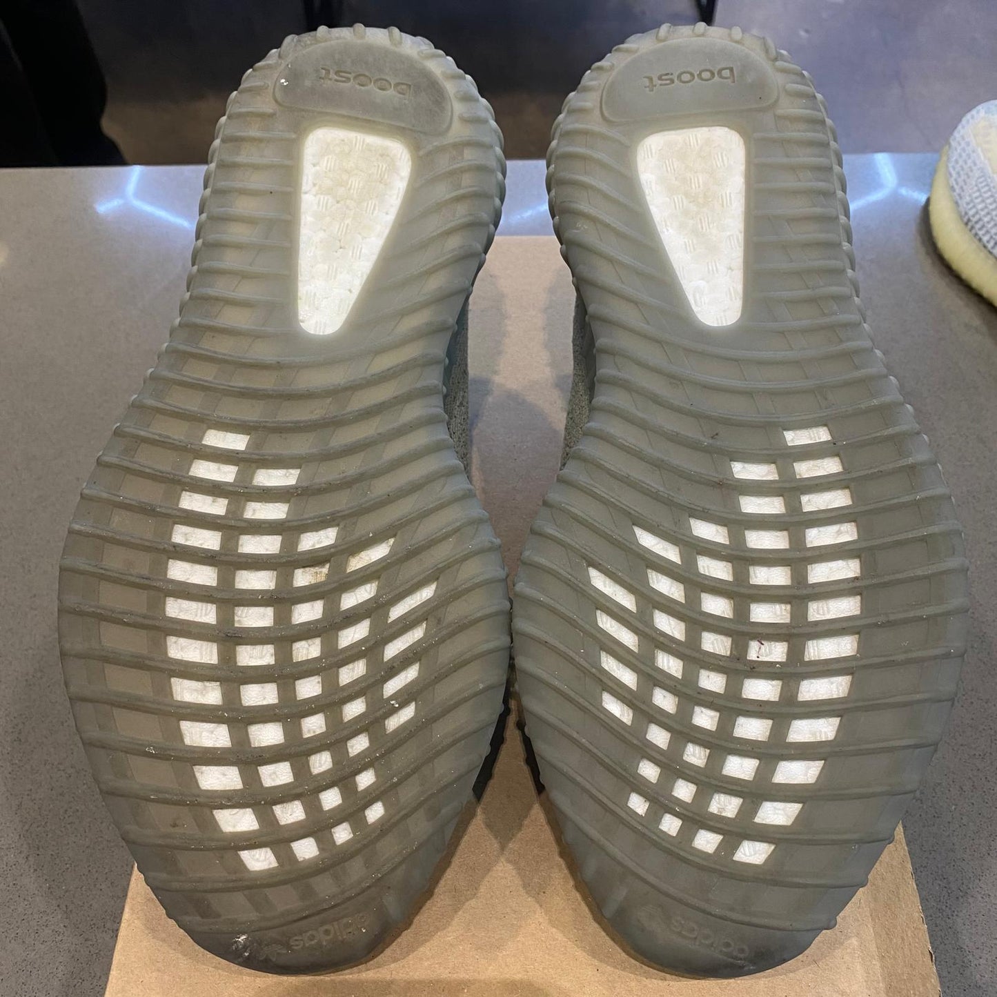 adidas Yeezy Boost 350 V2 Granite - Pre-Owned