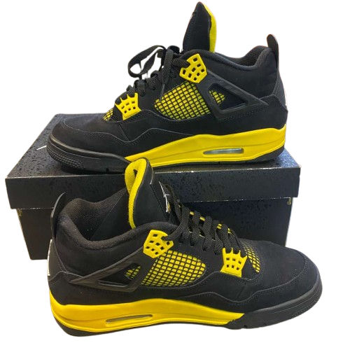 Jordan 4 Retro Thunder (2023) - Pre-Owned