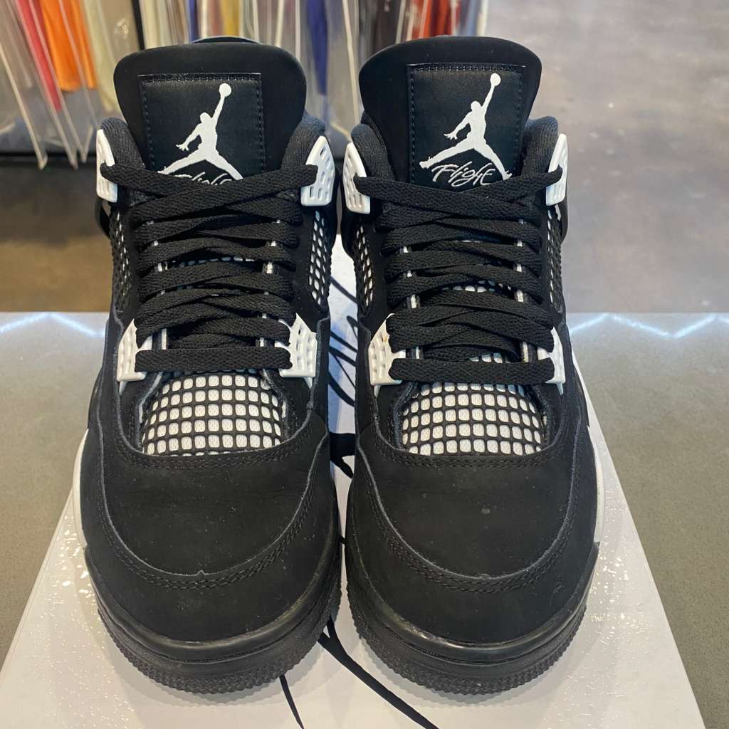 Jordan 4 Retro White Thunder - Pre-Owned
