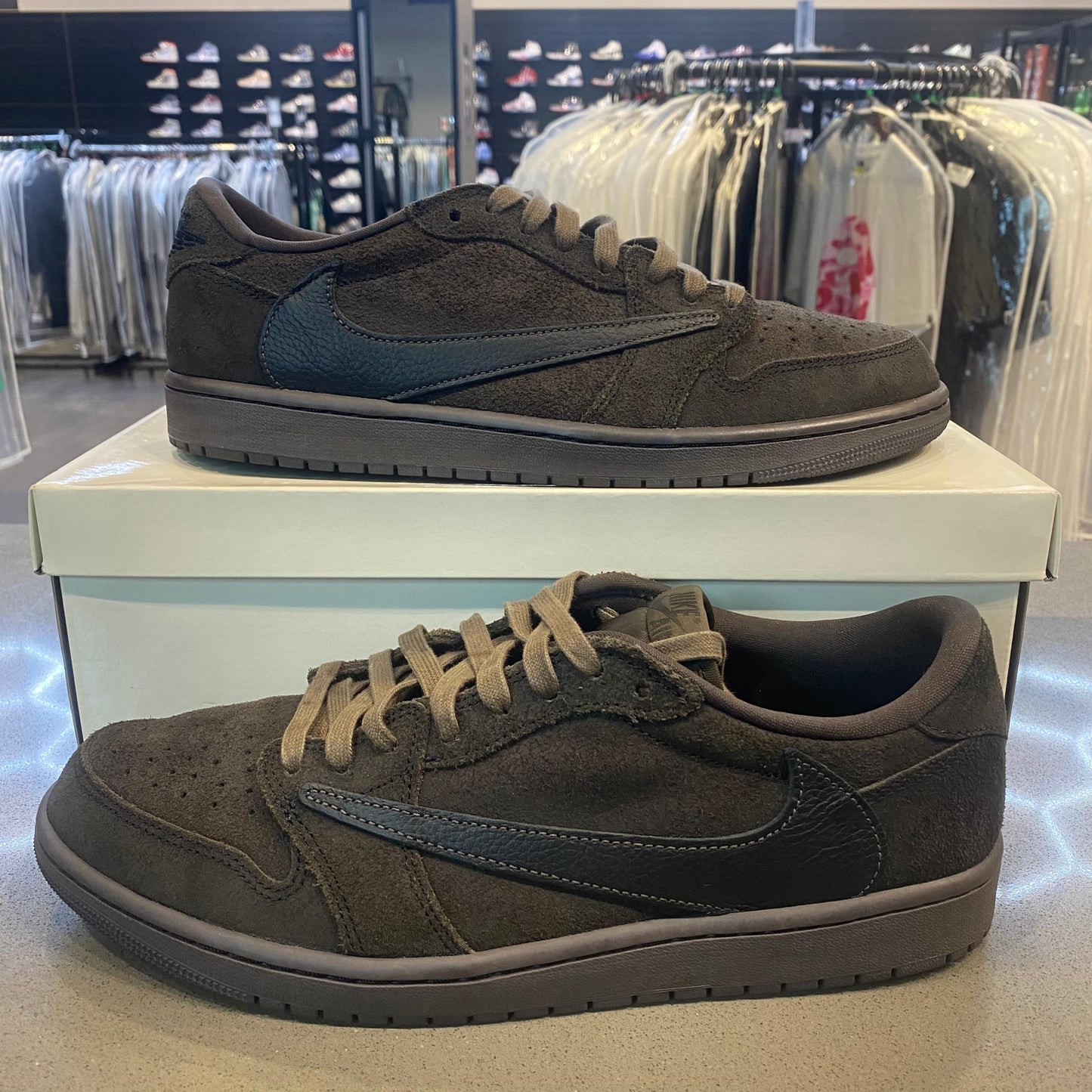 Jordan 1 Retro Low OG SP Travis Scott Velvet Brown - Pre-Owned