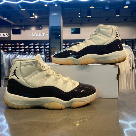 Jordan 11 Retro Neapolitan (Women's) Size 10.5W AR0715-101 - Pre-Owned