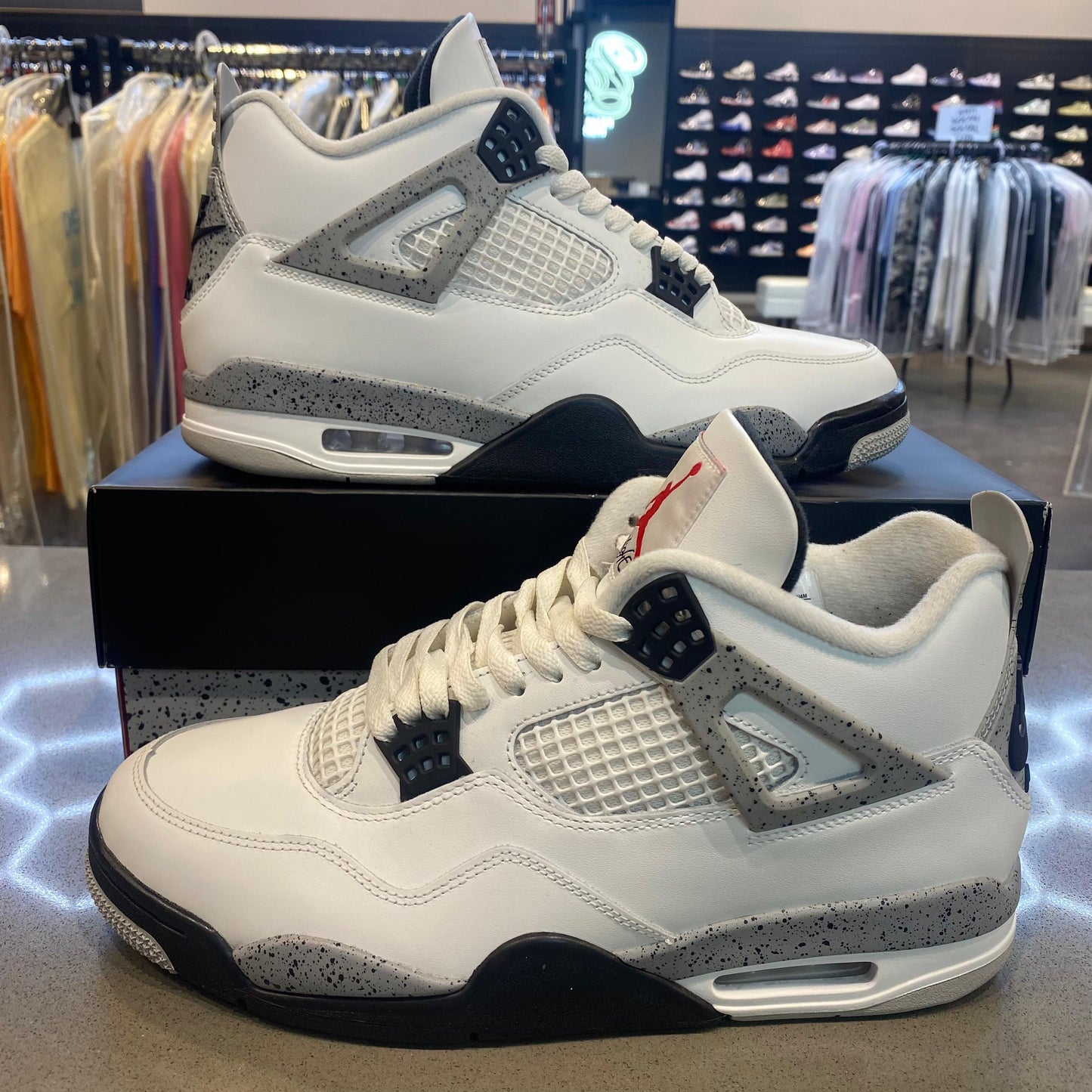 Jordan 4 Retro White Cement (2025) - Pre-Owned