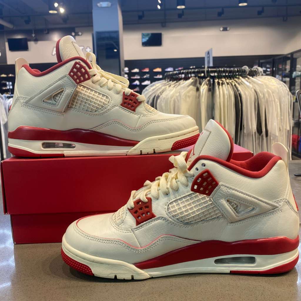 Jordan 4 Retro Valentine's Day Sierra Red (Women's) Size 10W HV0823-108 - Pre-Owned