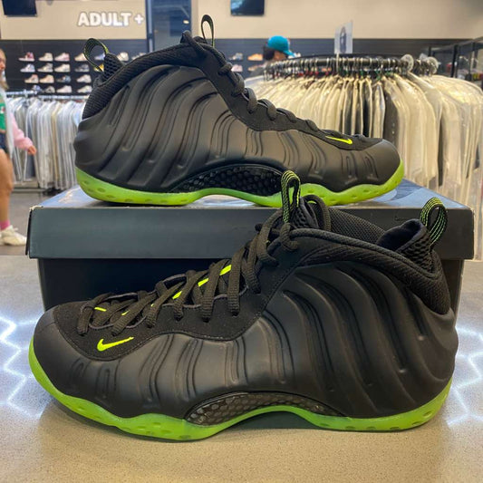 Nike Air Foamposite One Black Volt Size 12 HF2902-001 - Pre-Owned