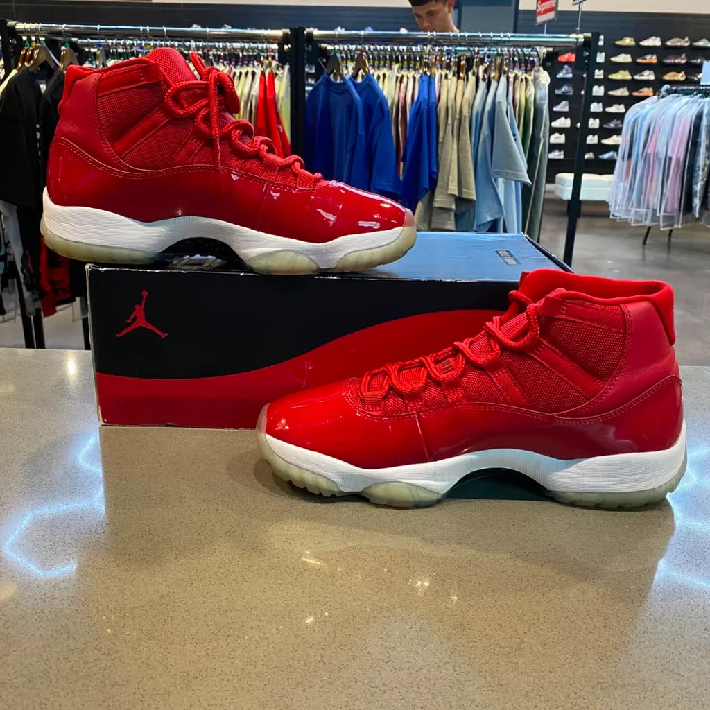 Jordan 11 Retro Win Like 96 Size 9.5 378037-623 - Pre-Owned
