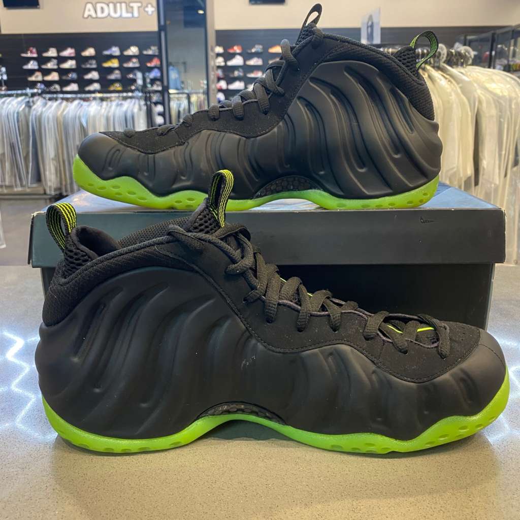 Nike Air Foamposite One Black Volt Size 12 HF2902-001 - Pre-Owned