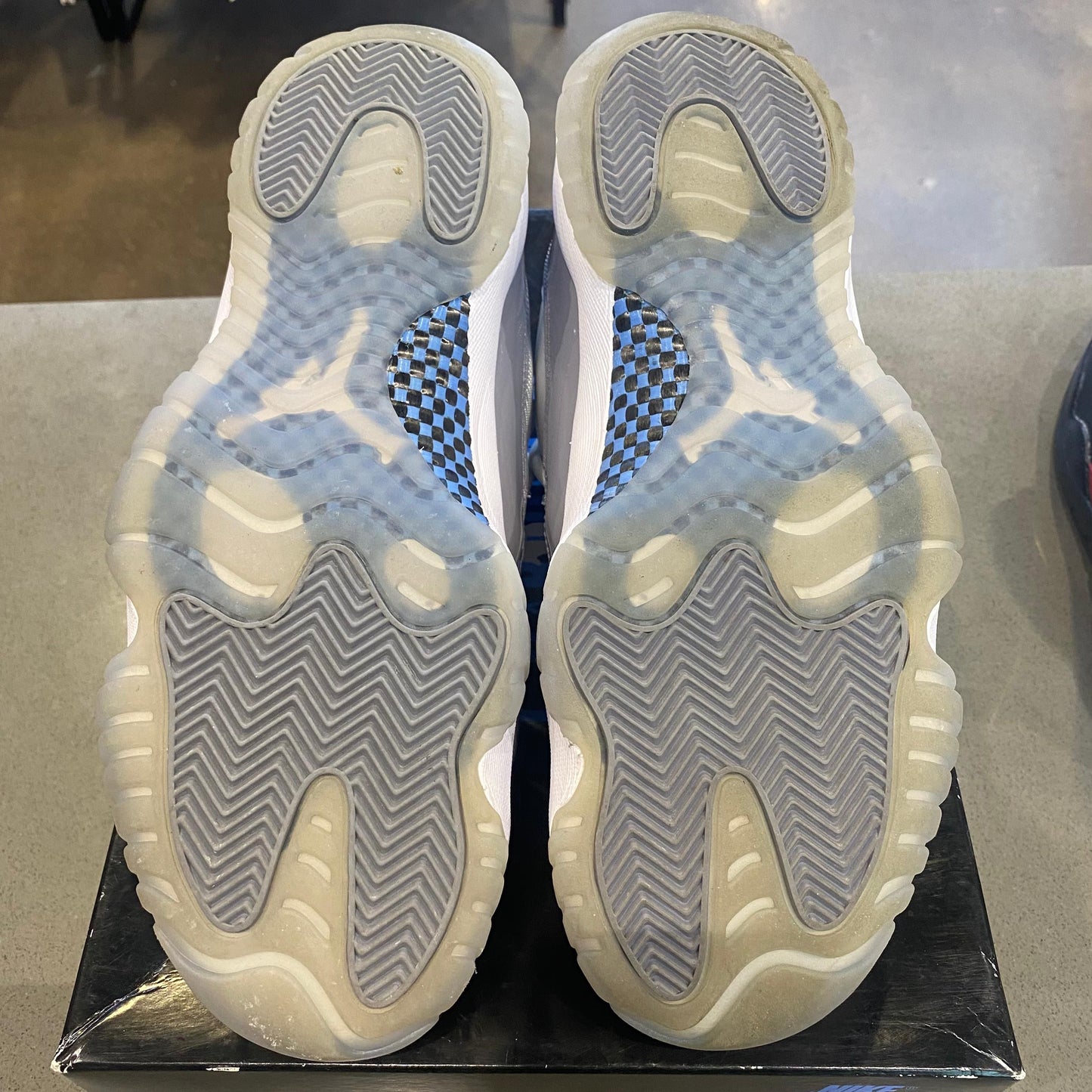 Jordan 11 Retro Low Cement Grey - Pre-Owned