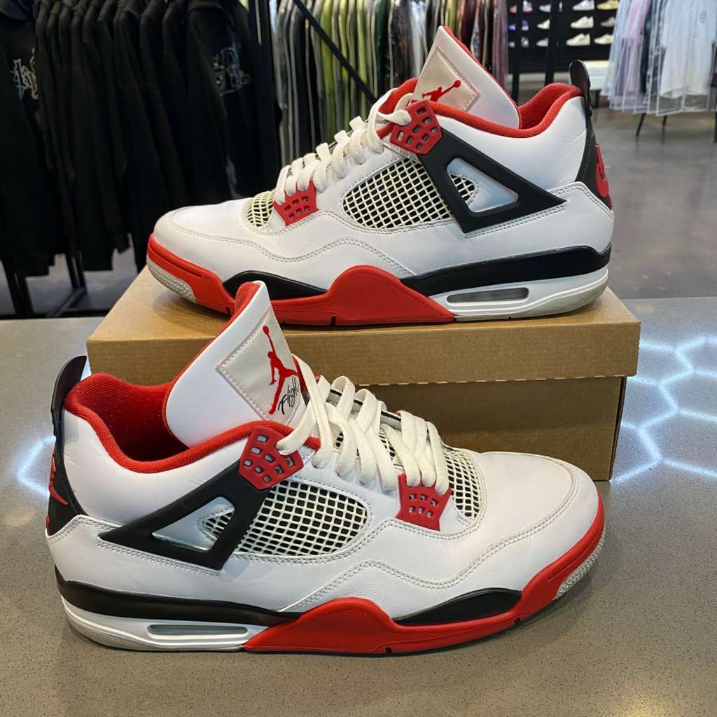 Jordan 4 Retro Fire Red (2020) Size 13 DC7770-160 - Pre-Owned (Replacement Box)