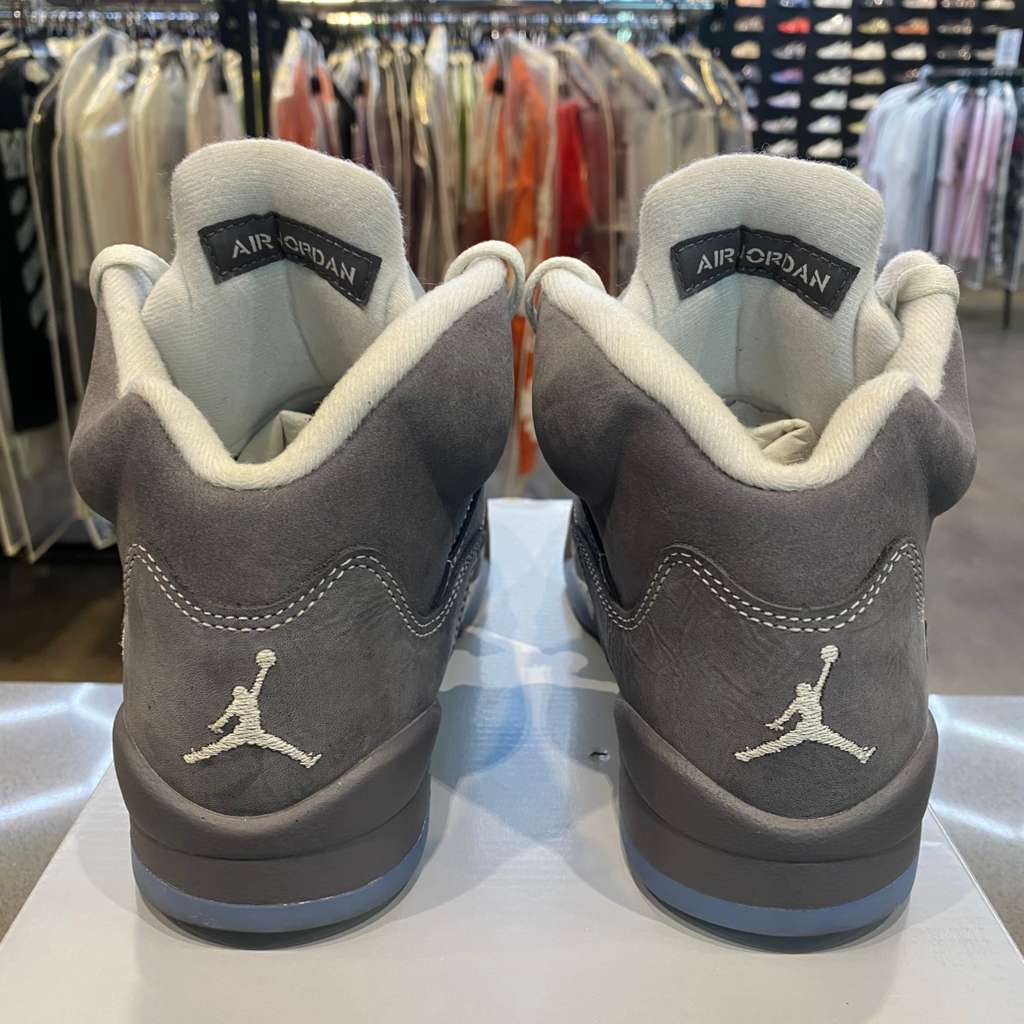 Jordan 5 Retro Wolf Grey (2026) (GS) Size 5.5Y 440888-002 - Pre-Owned