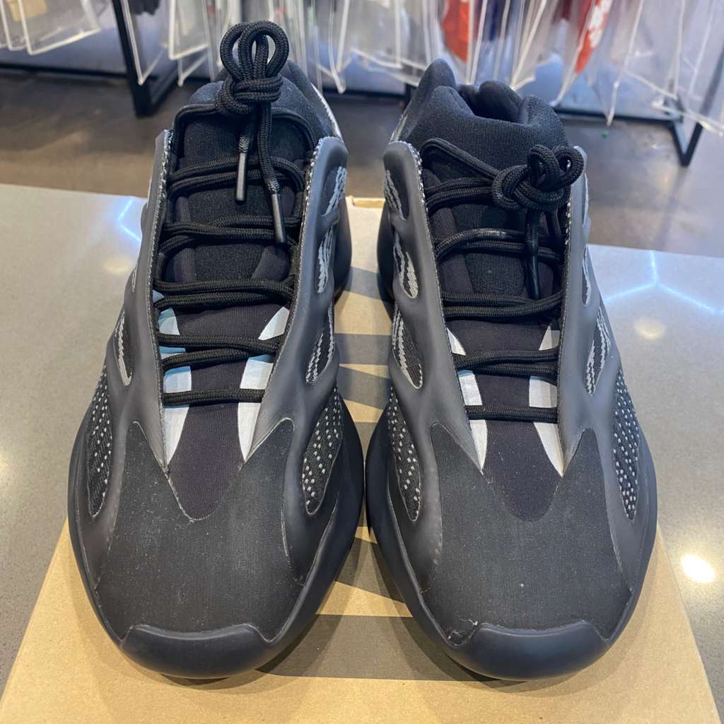 adidas Yeezy 700 V3 Alvah Size 11 H67799 - Pre-Owned