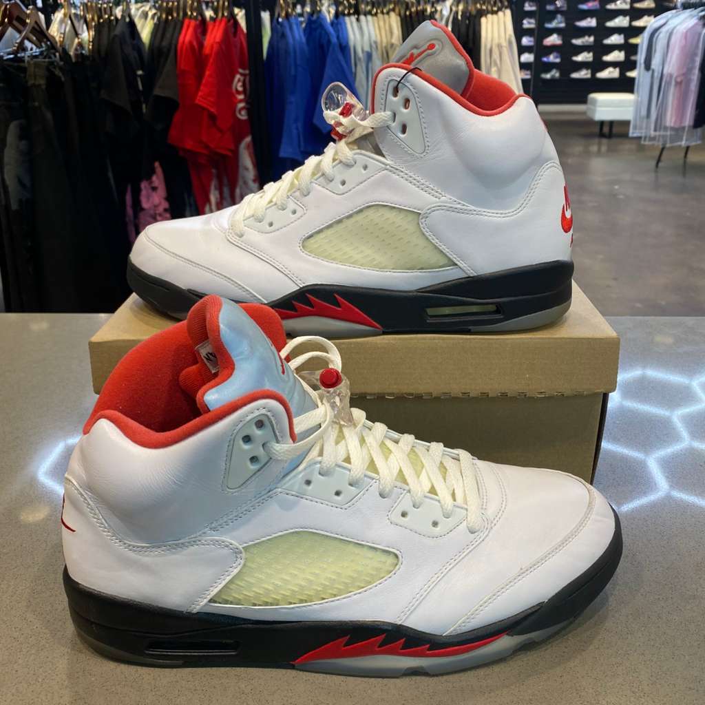 Jordan 5 Retro Fire Red Silver Tongue (2020) Size 13 DA1911-102 - Pre-Owned (Replacement Box)