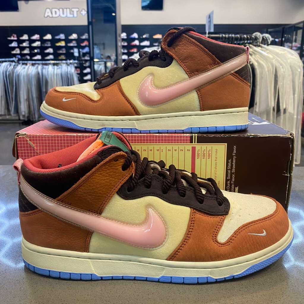 Nike Dunk Mid Social Status Free Lunch Chocolate Milk Size 10 DJ1173-700 - Pre-Owned