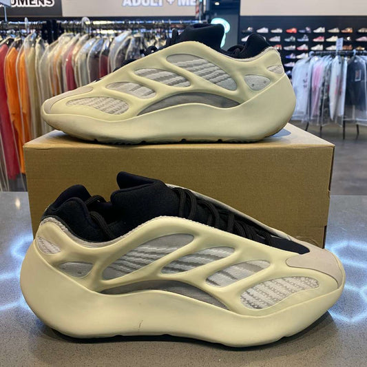 adidas Yeezy 700 V3 Azael Size 8.5 FW4980 - Pre-Owned