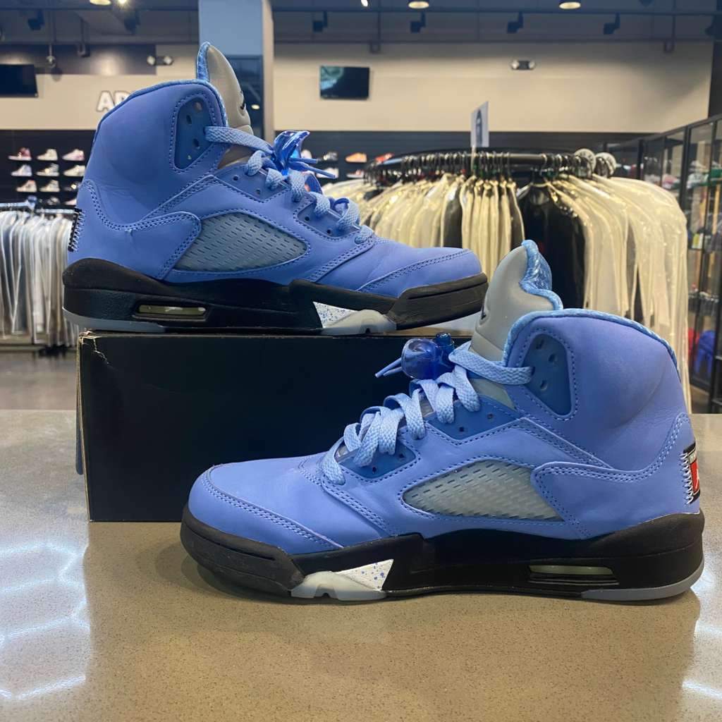 Jordan 5 Retro UNC University Blue Size 8 DV1310-401 - Pre-Owned