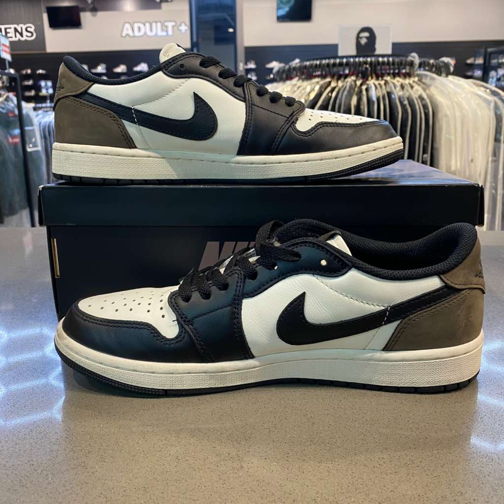 Jordan 1 Retro Low OG Mocha Size 9.5 CZ0790-102 - Pre-Owned