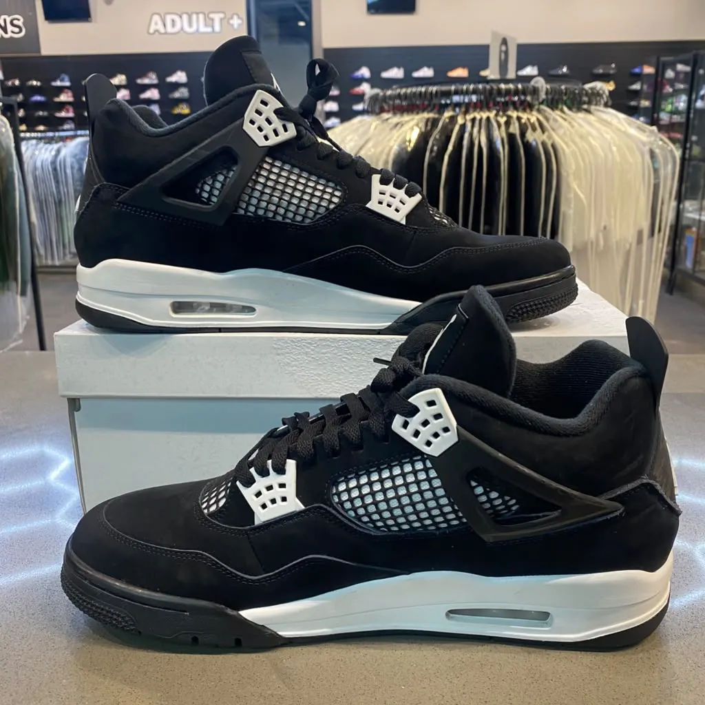Jordan 4 Retro White Thunder Size 14 FQ8138-001 - Pre-Owned