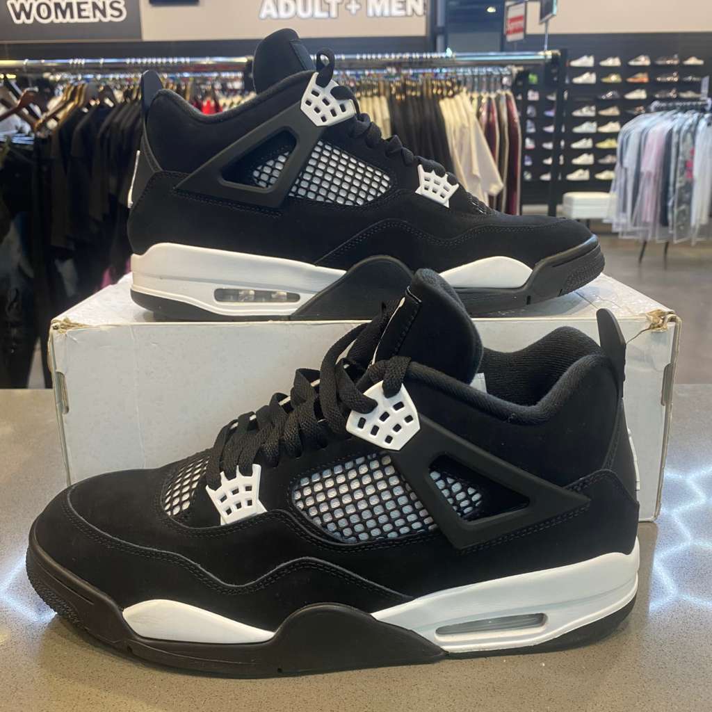 Jordan 4 Retro White Thunder Size 12 FQ8138-001 - Pre-Owned