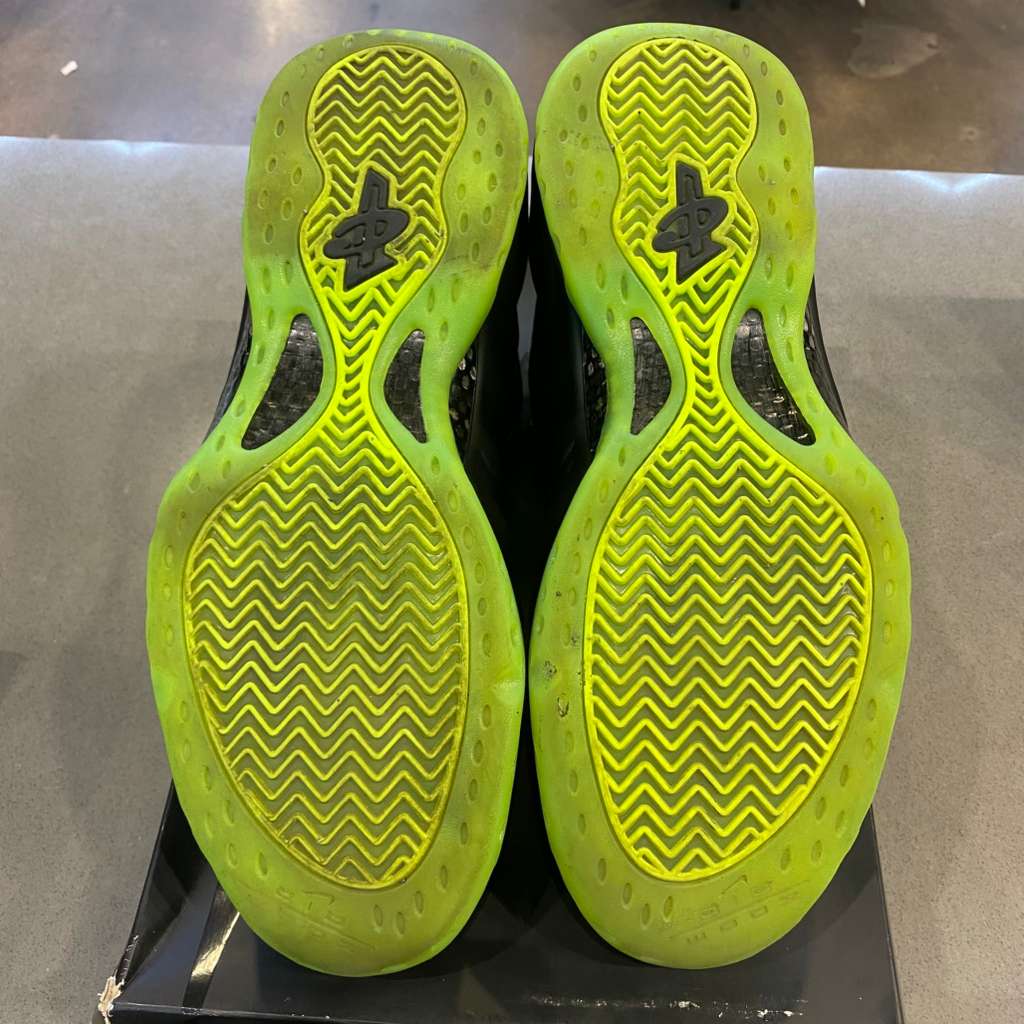 Nike Air Foamposite One Black Volt Size 12 HF2902-001 - Pre-Owned