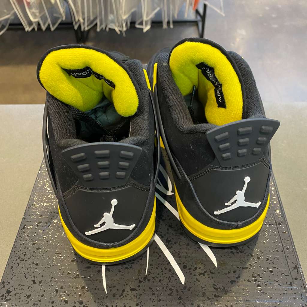 Jordan 4 Retro Thunder (2023) - Pre-Owned