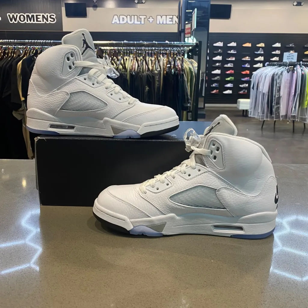 Jordan 5 Retro White Metallic (2026) Size 8.5 HQ7978-103 - Pre-Owned