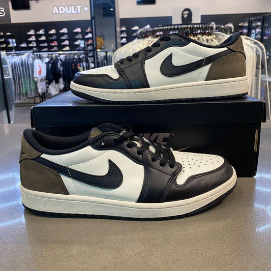 Jordan 1 Retro Low OG Mocha Size 9.5 CZ0790-102 - Pre-Owned