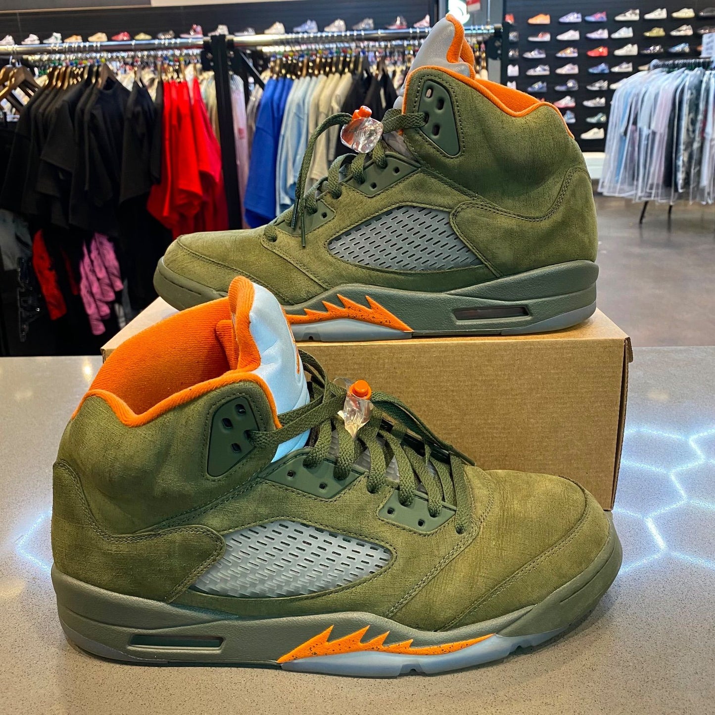 Jordan 5 Retro Olive (2024) Size 13 DD0587-308 - Pre-Owned (Replacement Box)