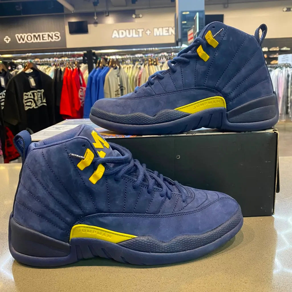 Jordan 12 Retro Michigan Size 8.5 BQ3180-407 - Pre-Owned