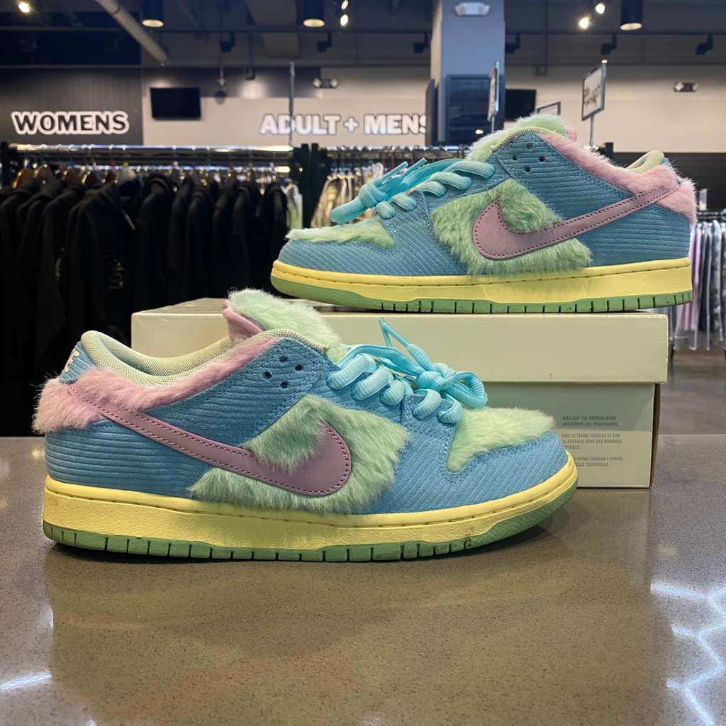 Nike SB Dunk Low Verdy Visty Size 9 FN6040-400 - Pre-Owned