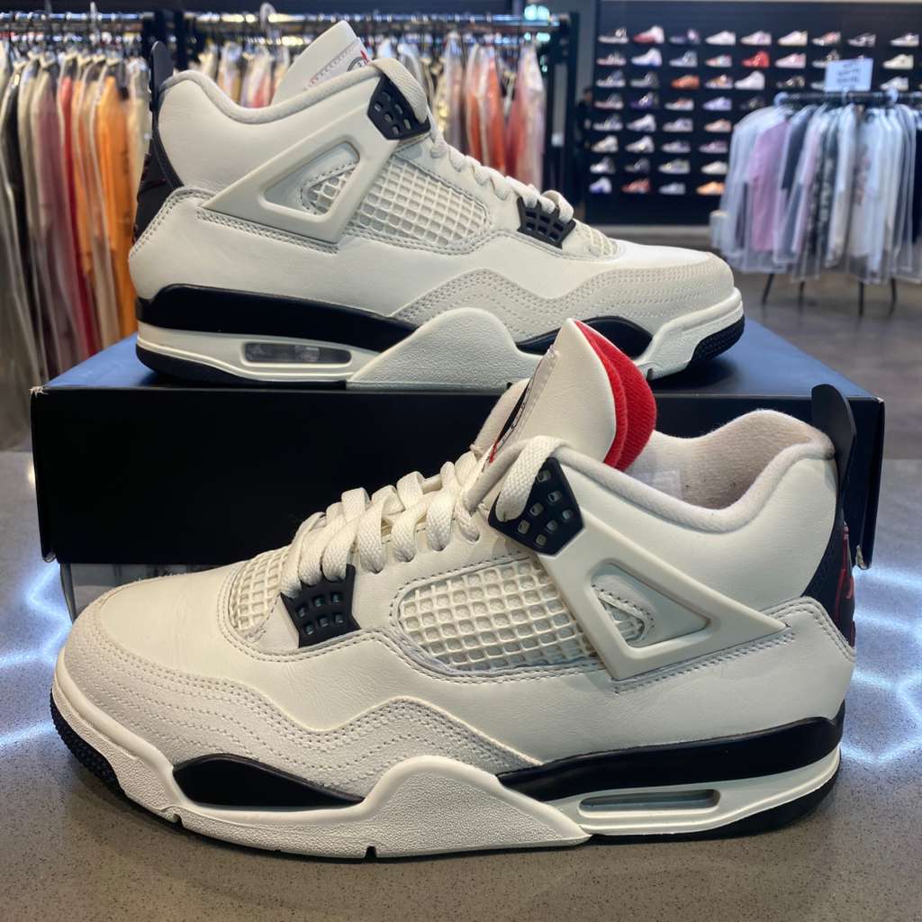 Jordan 4 Retro Flight Club - Pre-Owned
