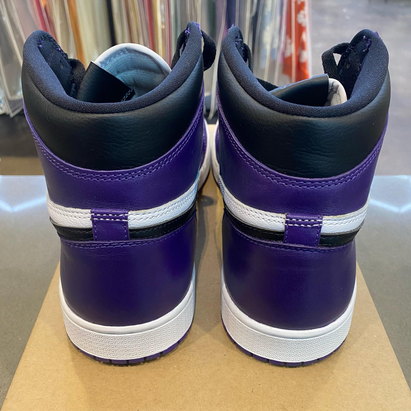 Jordan 1 Retro High Court Purple White Size 12 555088-500 - Pre-Owned (Replacement Box)
