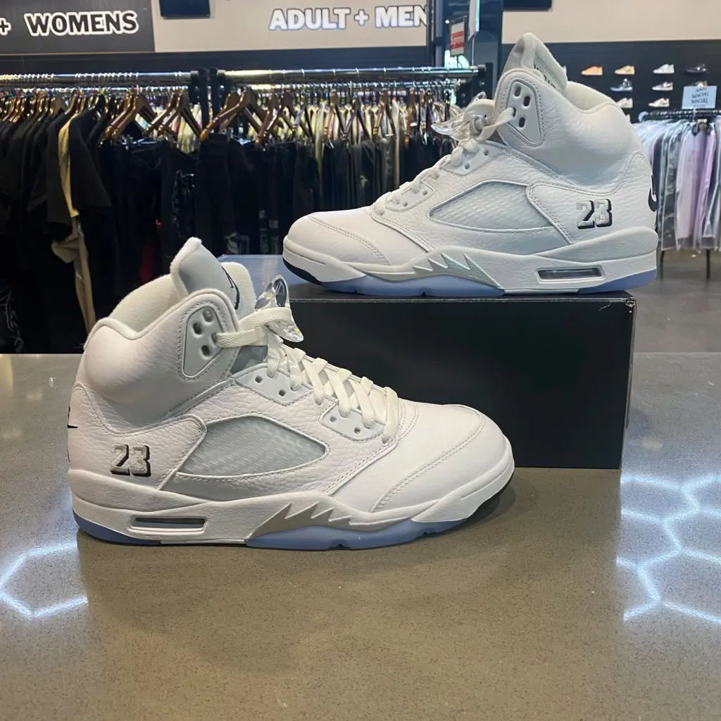 Jordan 5 Retro White Metallic (2026) Size 8.5 HQ7978-103 - Pre-Owned