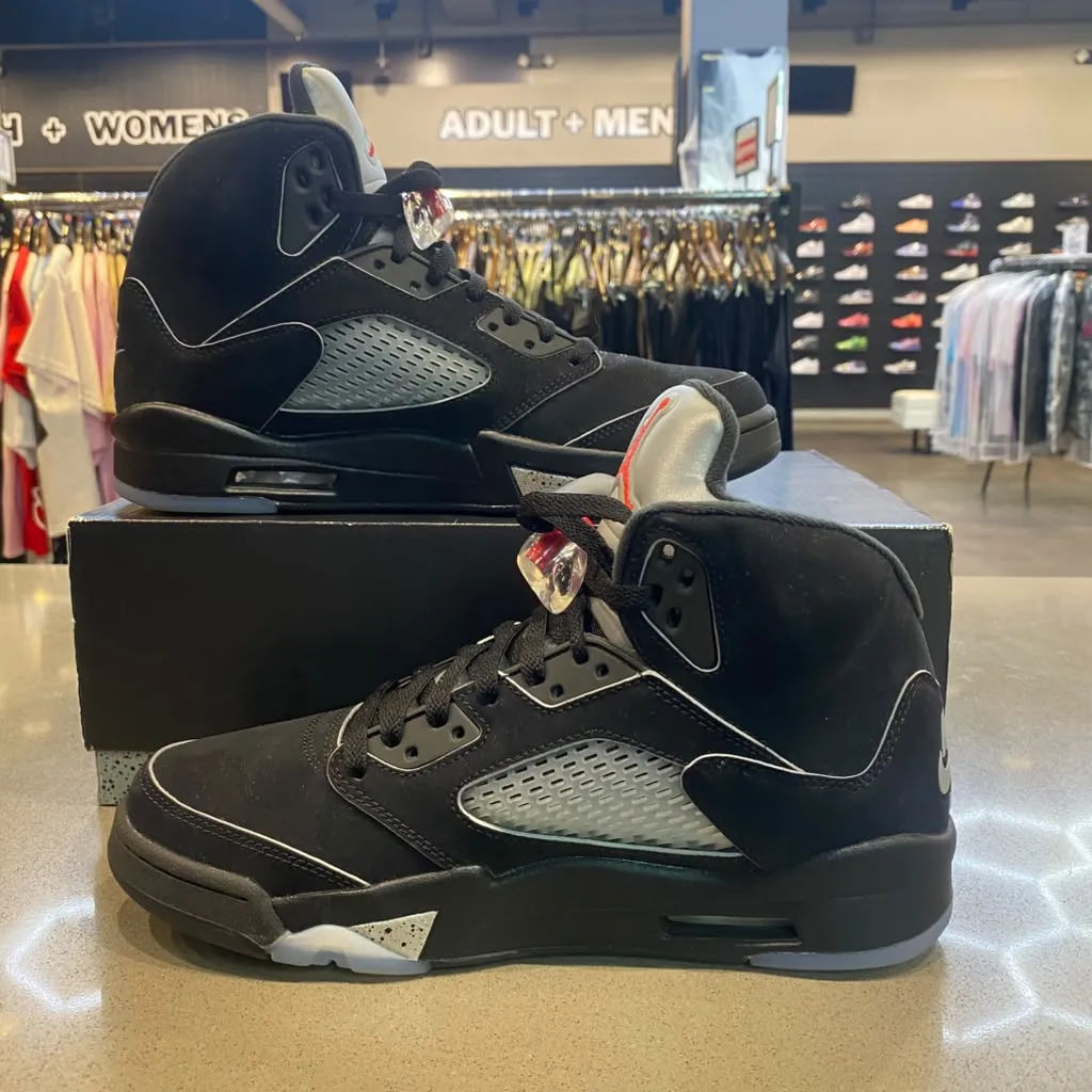 Jordan 5 Retro OG Black Metallic Reimagined Size 9 HF3975-001 - Pre-Owned